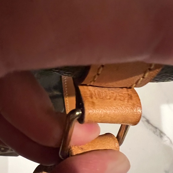 Louis Vuitton Sac Shopping Tote - Picture 12 of 14